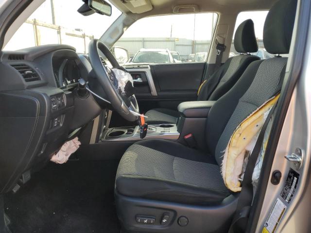 JTEEU5JR5P5289017 - 2023 TOYOTA 4RUNNER SR5 SILVER photo 7