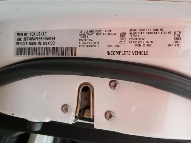 3C7WRNFL5RG254894 - 2024 RAM 5500 Белый фото 13