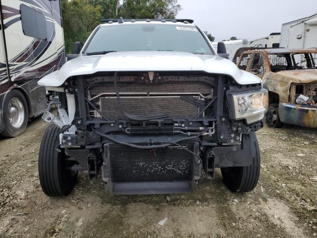 3C7WRNFL5RG254894 - 2024 RAM 5500 Белый фото 5