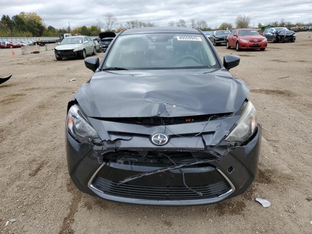 3MYDLBZV3GY127927 - 2016 TOYOTA SCION IA CHARCOAL photo 5