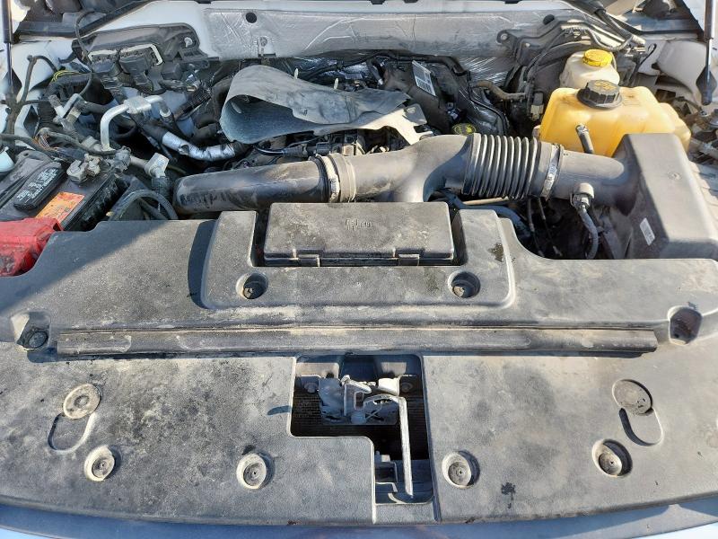 1FMJU1JTXHEA68338 - 2017 FORD EXPEDITION XLT Biały zdjęcie 12