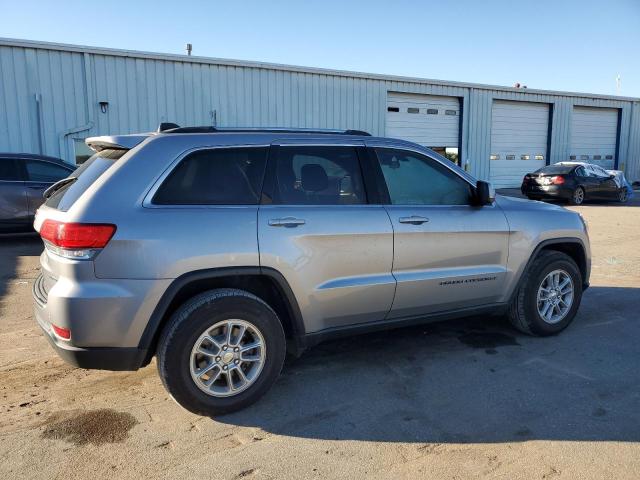 1C4RJEAG9JC480391 - 2018 JEEP GRAND CHER LAREDO Argent photo 3