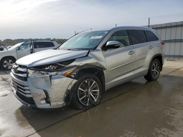 2018 TOYOTA HIGHLANDER SE, 