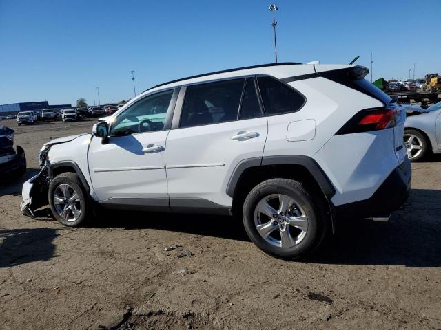 2T3P1RFV4RW438032 - 2024 TOYOTA RAV4 XLE 白色 照片 2