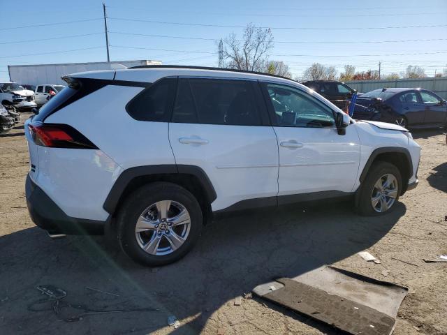 2T3P1RFV4RW438032 - 2024 TOYOTA RAV4 XLE 白色 照片 3