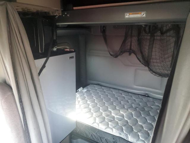 3AKJGLD54GSHA3502 - 2016 FREIGHTLINER CASCADIA 1 Rot Foto 6