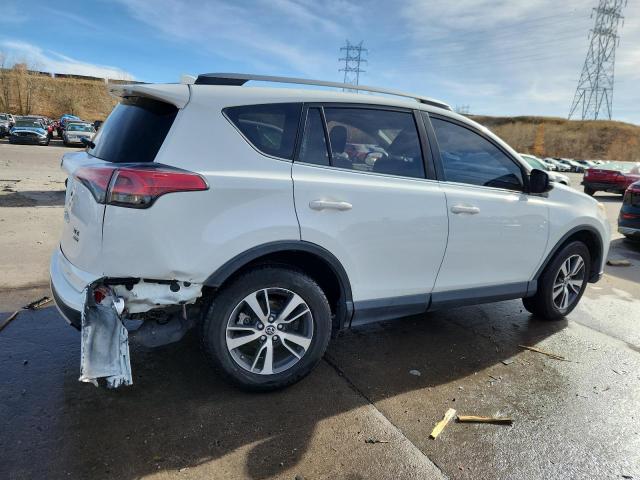 JTMRFREV7HJ108815 - 2017 TOYOTA RAV4 XLE WHITE photo 3