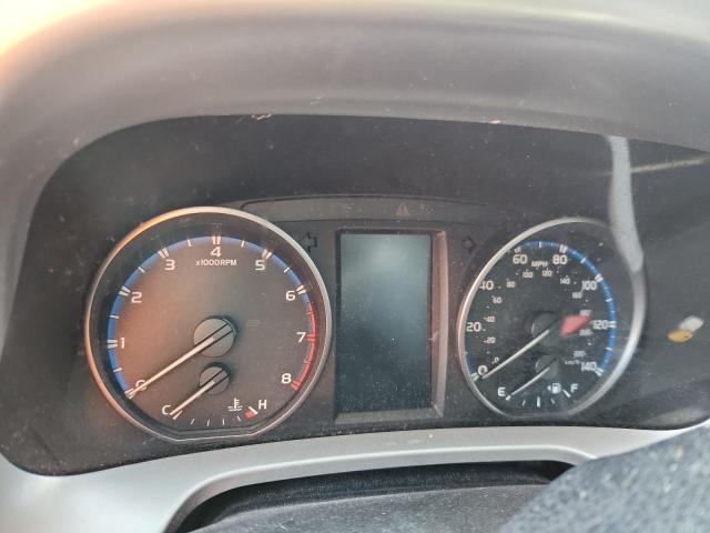 JTMRFREV7HJ108815 - 2017 TOYOTA RAV4 XLE WHITE photo 9