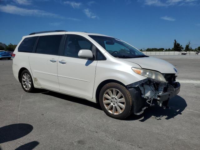 5TDYK3DC8CS190893 - 2012 TOYOTA SIENNA XLE 白色 照片 4