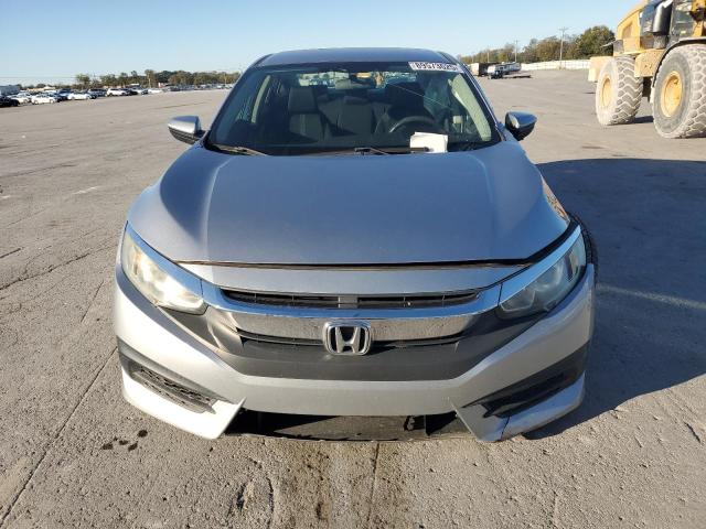 19XFC2F5XGE021374 - 2016 HONDA CIVIC LX 银色 照片 5