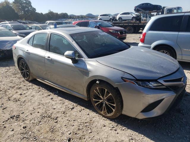 4T1B11HK9JU610406 - 2018 TOYOTA CAMRY L SILVER photo 4