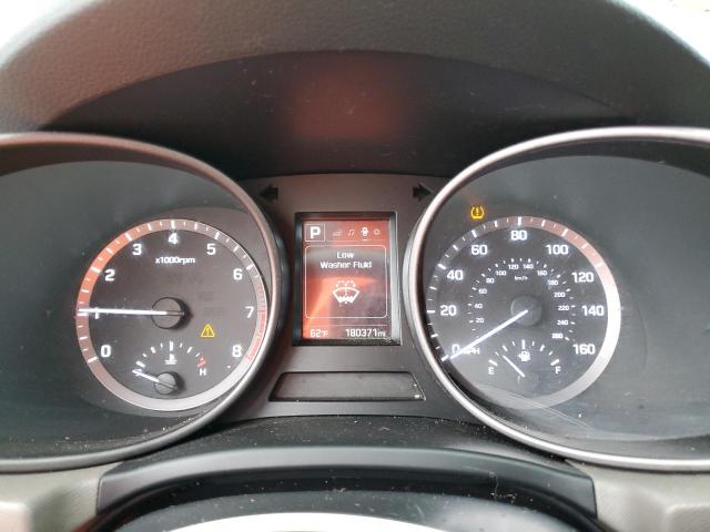 5NMZUDLB2HH007530 - 2017 HYUNDAI SANTA FE S WHITE photo 9