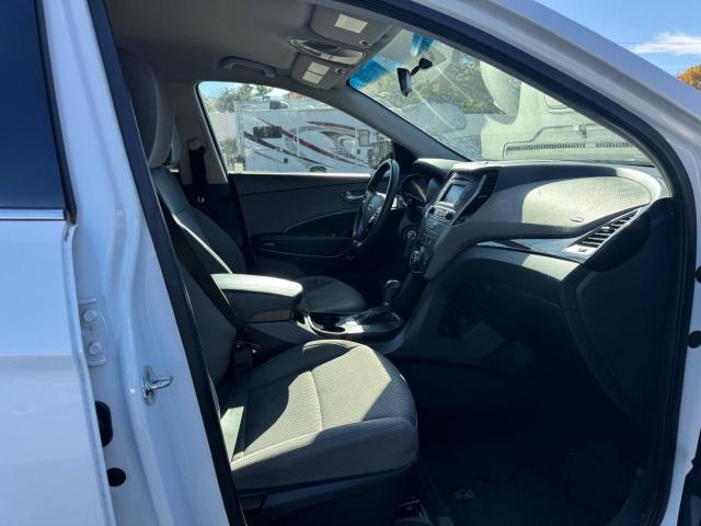 5NMZT3LB8HH035619 - 2017 HYUNDAI SANTA FE S WHITE photo 11
