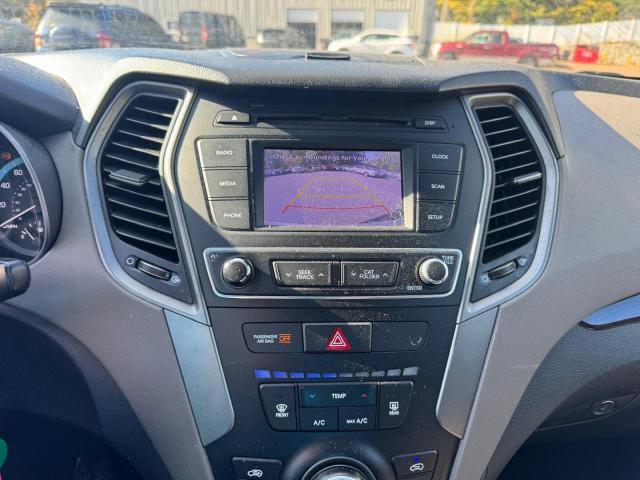 5NMZT3LB8HH035619 - 2017 HYUNDAI SANTA FE S WHITE photo 8