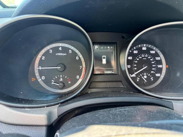 5NMZT3LB8HH035619 - 2017 HYUNDAI SANTA FE S WHITE photo 9