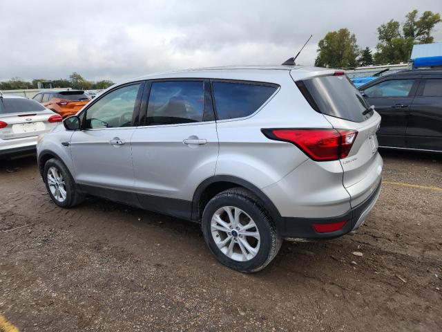 1FMCU0GD9KUB06769 - 2019 FORD ESCAPE SE Plata foto 2