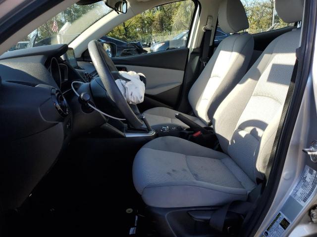 3MYDLBYV2KY510607 - 2019 TOYOTA YARIS L 银色 照片 7