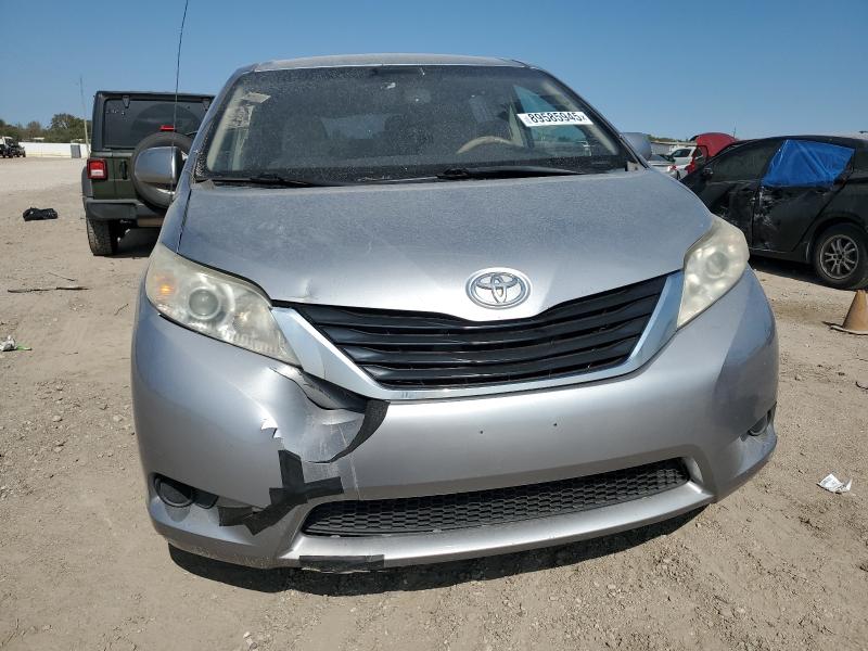 5TDKK3DC1CS276911 - 2012 TOYOTA SIENNA LE SILVER photo 5