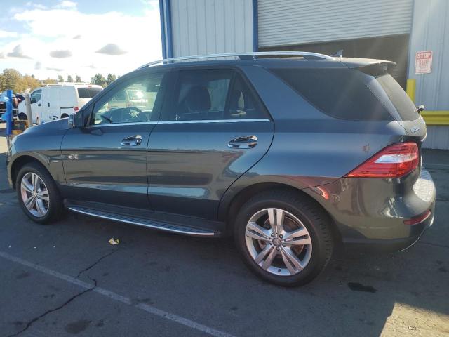 4JGDA5HB9CA020162 - 2012 MERCEDES-BENZ ML 350 4MATIC CHARCOAL photo 2
