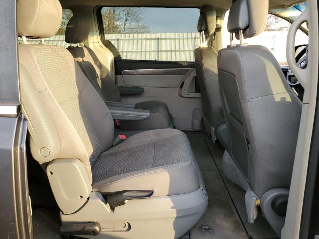 2C4RVAAGXCR353866 - 2012 VOLKSWAGEN ROUTAN S GRAY photo 11