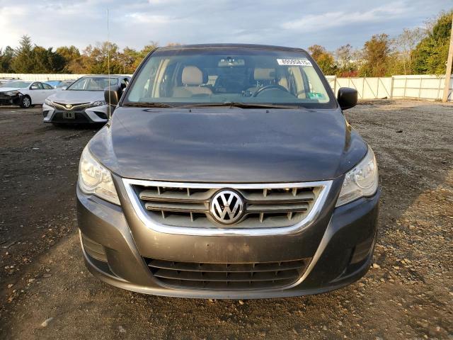 2C4RVAAGXCR353866 - 2012 VOLKSWAGEN ROUTAN S GRAY photo 5