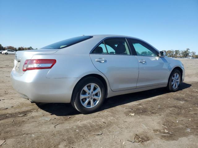 4T1BF3EK1BU663569 - 2011 TOYOTA CAMRY BASE GRAY photo 3