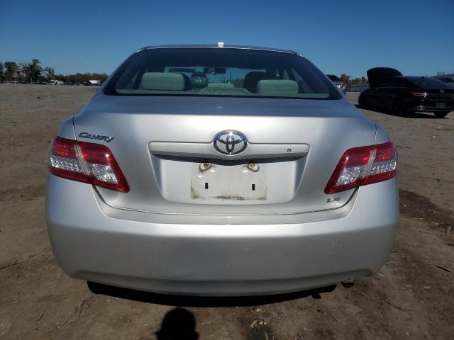 4T1BF3EK1BU663569 - 2011 TOYOTA CAMRY BASE GRAY photo 6