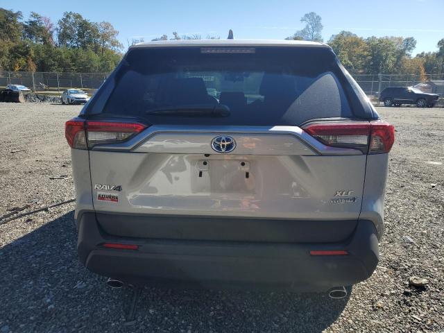 2T3RWRFV4RW249083 - 2024 TOYOTA RAV4 XLE 银色 照片 6