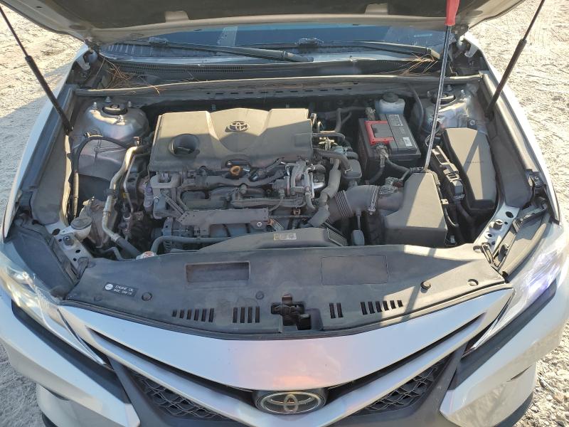 4T1B11HKXKU696018 - 2019 TOYOTA CAMRY L SILVER photo 11