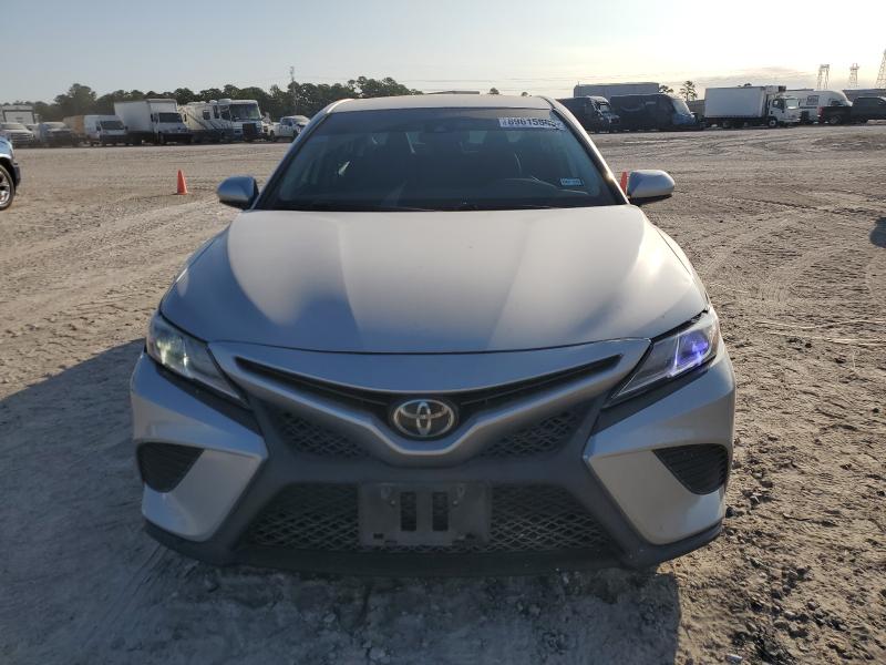 4T1B11HKXKU696018 - 2019 TOYOTA CAMRY L SILVER photo 5