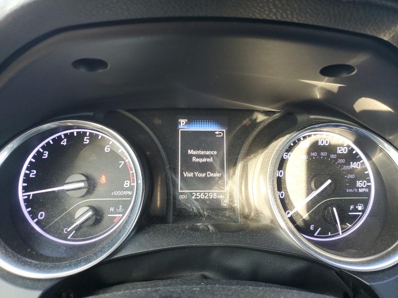 4T1B11HKXKU696018 - 2019 TOYOTA CAMRY L SILVER photo 9