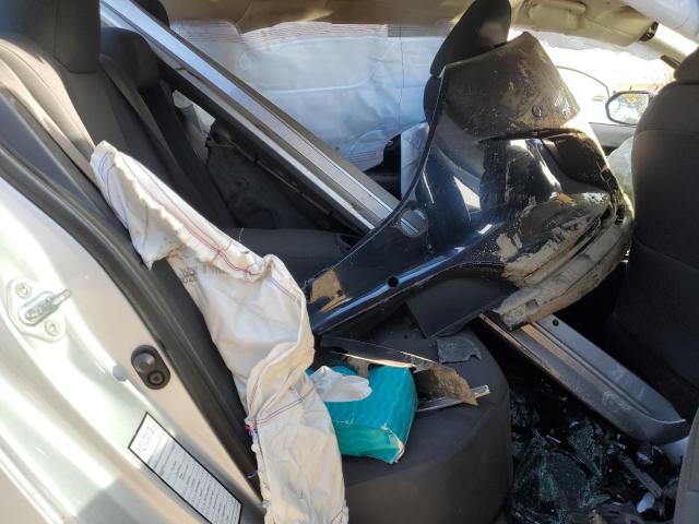 5YFEPMAE8MP208500 - 2021 TOYOTA COROLLA LE ვერცხლისფერი ფოტო 10