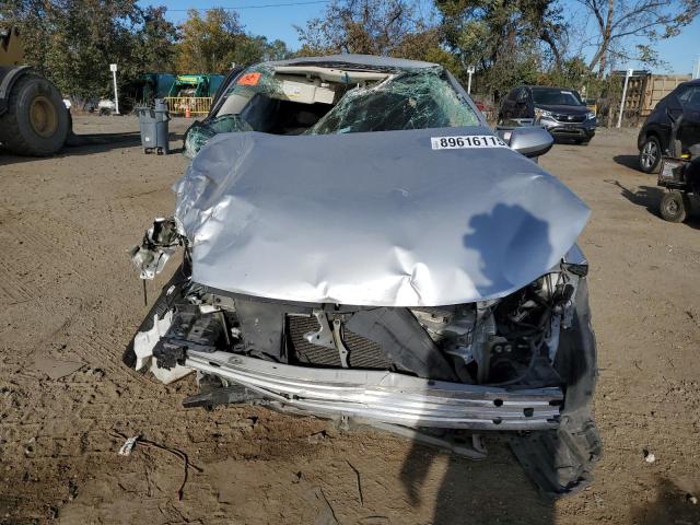 5YFEPMAE8MP208500 - 2021 TOYOTA COROLLA LE ვერცხლისფერი ფოტო 5