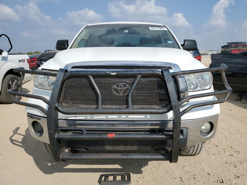 5TFRM5F16BX025228 - 2011 TOYOTA TUNDRA DOUBLE CAB SR5 WHITE photo 5