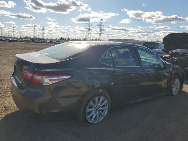 4T1B11HK2JU598163 - 2018 TOYOTA CAMRY L GRAY photo 3