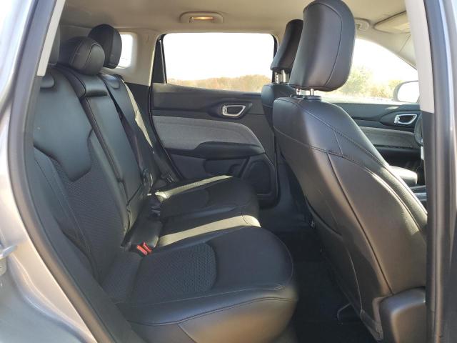 3C4NJDBB8NT105615 - 2022 JEEP COMPASS LATITUDE 银色 照片 11