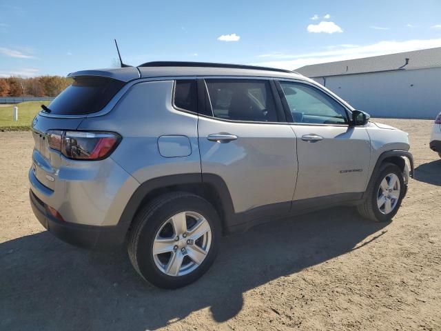 3C4NJDBB8NT105615 - 2022 JEEP COMPASS LATITUDE 银色 照片 3