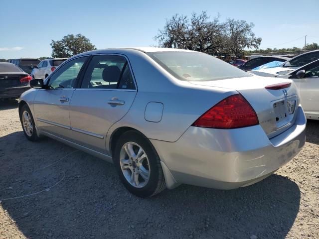 1HGCM563X7A110852 - 2007 HONDA ACCORD SE 银色 照片 2