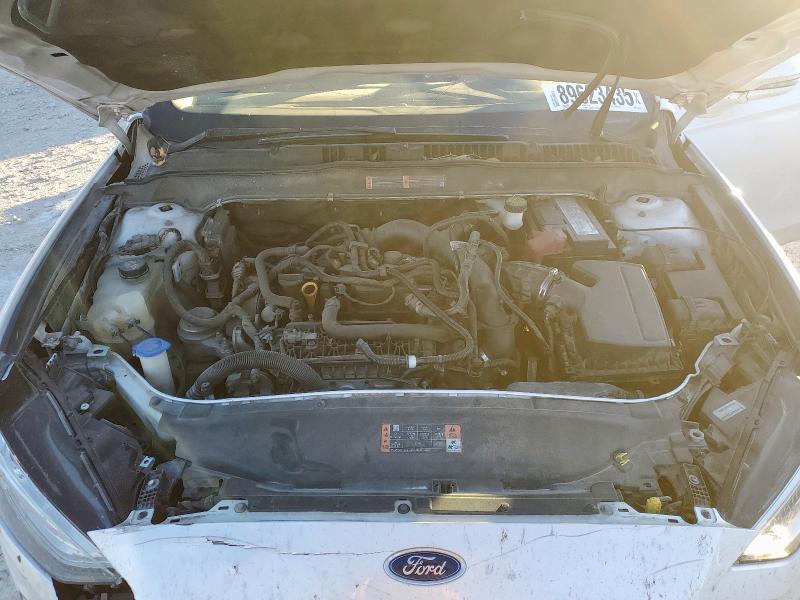 3FA6P0HD9JR259834 - 2018 FORD FUSION SE თეთრი ფოტო 11