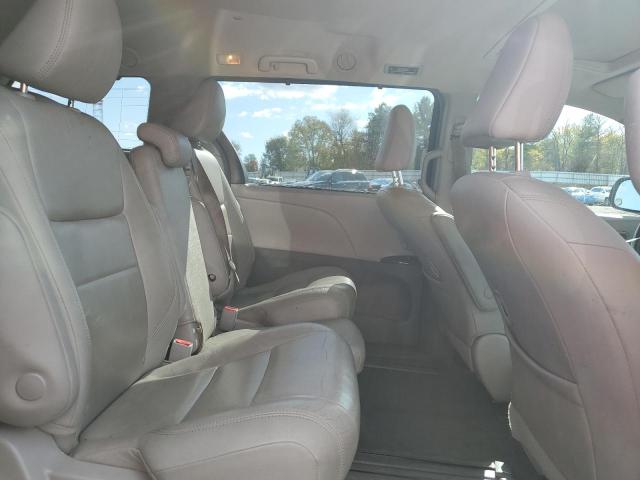 5TDYZ3DC8KS018583 - 2019 TOYOTA SIENNA XLE შავი ფოტო 11