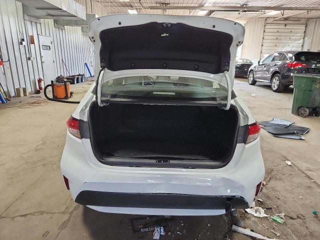 JTDEPRAE7LJ096577 - 2020 TOYOTA COROLLA LE WHITE photo 6