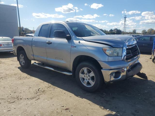 5TFUY5F1XAX129685 - 2010 TOYOTA TUNDRA DOUBLE CAB SR5 SILVER photo 4