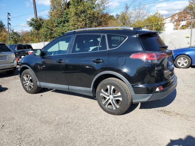 2T3BFREV0JW716281 - 2018 TOYOTA RAV4 LE BLACK photo 2