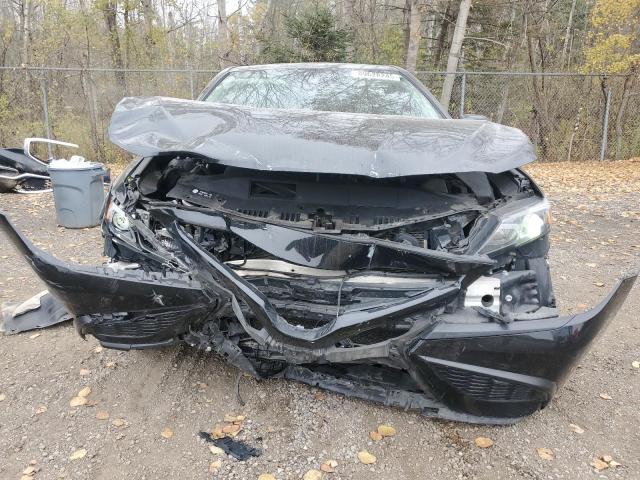 4T1G11BK9NU064792 - 2022 TOYOTA CAMRY SE 黑色 照片 5