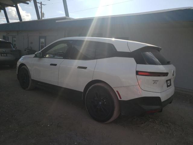 WB523CF08SCS84595 - 2025 BMW IX XDRIVE50 WHITE photo 2