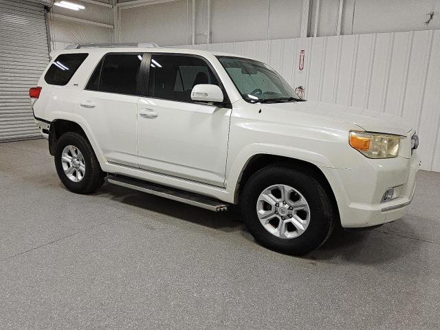JTEZU5JR7B5025243 - 2011 TOYOTA 4RUNNER SR5 白色 照片 4