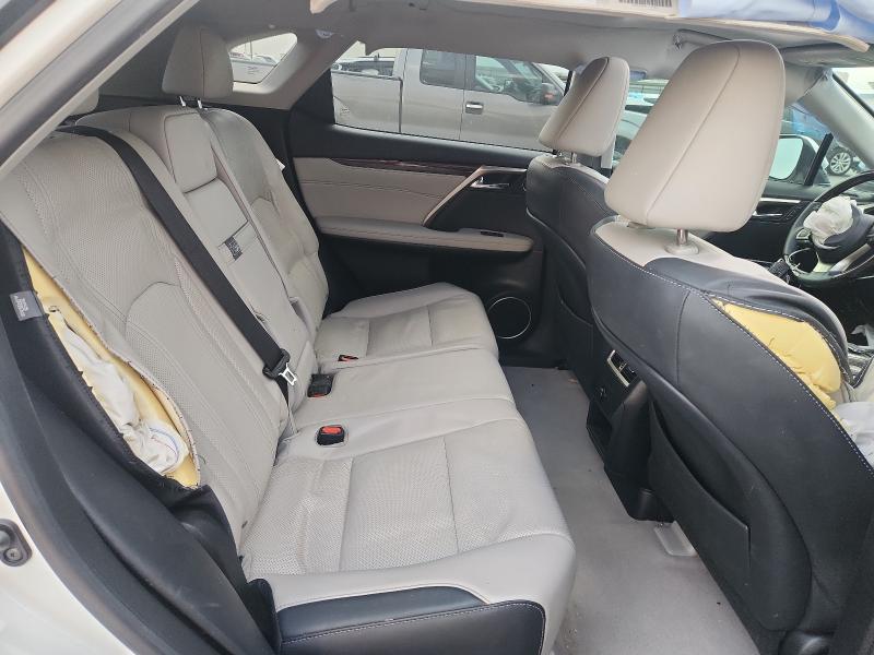 2T2ZZMCA9JC108421 - 2018 LEXUS RX 350 BASE WHITE photo 11