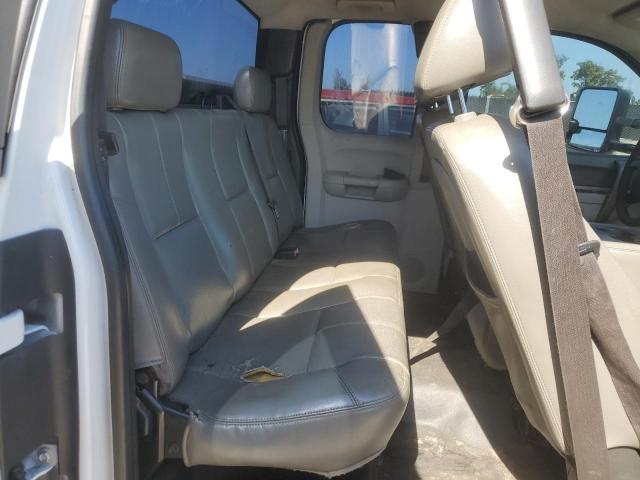 1GC5CVBG1AZ270551 - 2010 CHEVROLET SILVERADO C2500 HEAVY DUTY WHITE photo 10