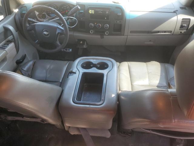 1GC5CVBG1AZ270551 - 2010 CHEVROLET SILVERADO C2500 HEAVY DUTY WHITE photo 8