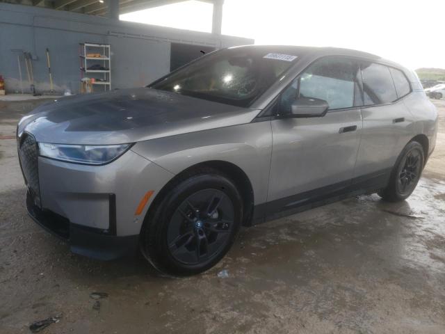 WB523CF02RCP88358 - 2024 BMW IX XDRIVE50 GRAY photo 1